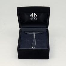 画像をギャラリービューアに読み込む, Machete Pendant - OCHO88